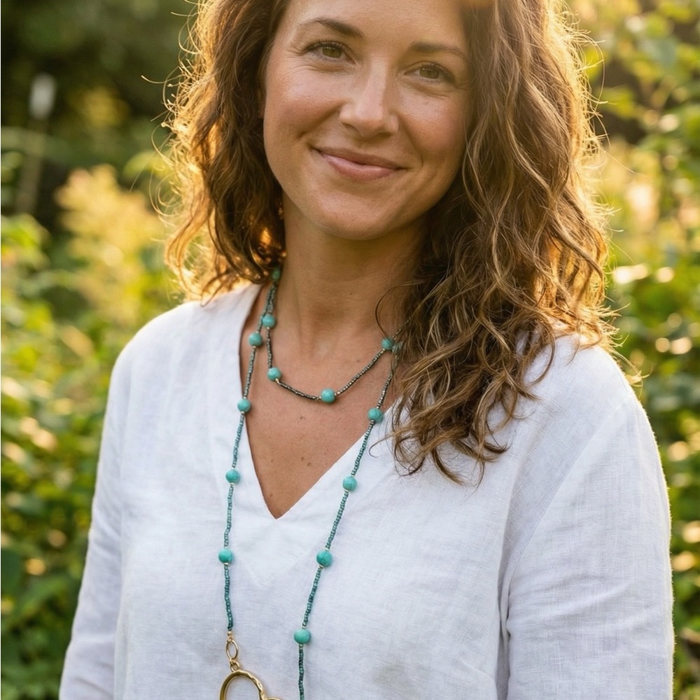 Elegant Turquoise Beaded Necklace